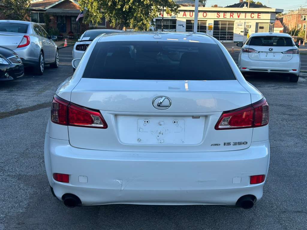 2013 Lexus IS Image 8