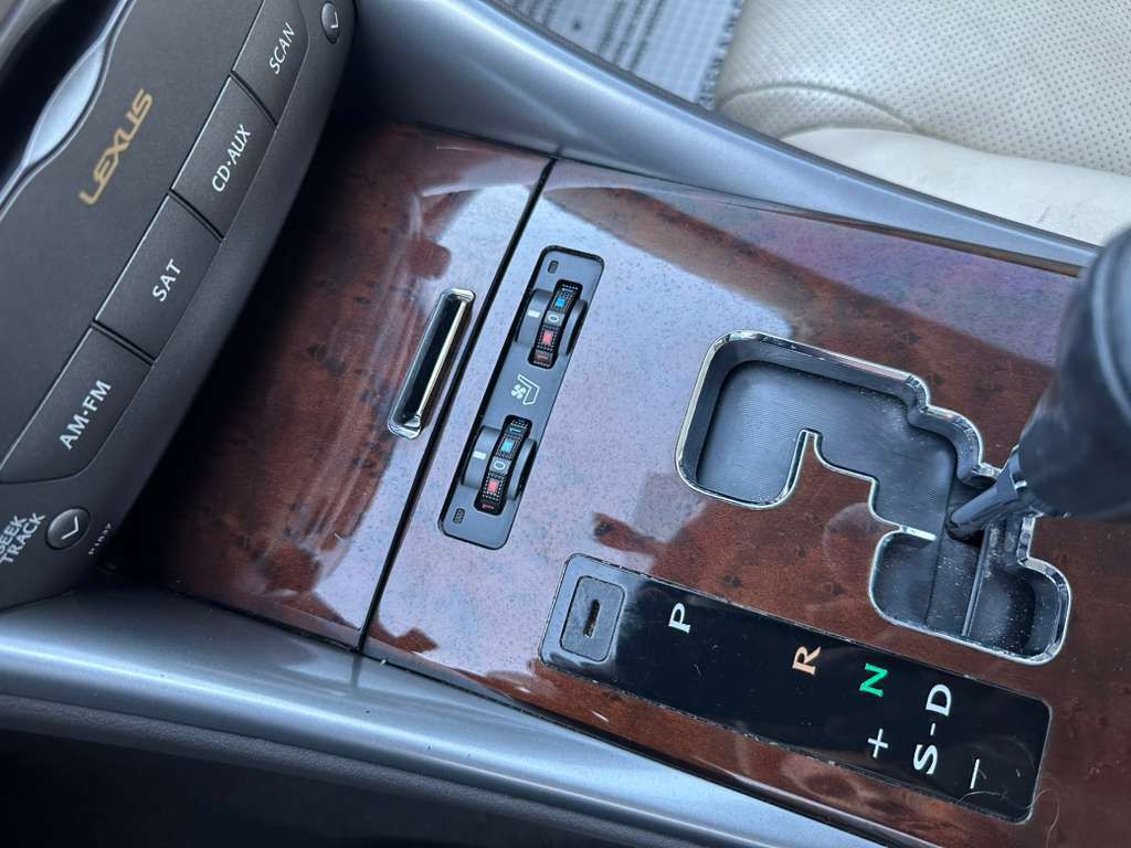 2013 Lexus IS Image 19