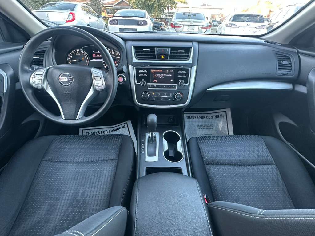 2016 Nissan Altima Image 14