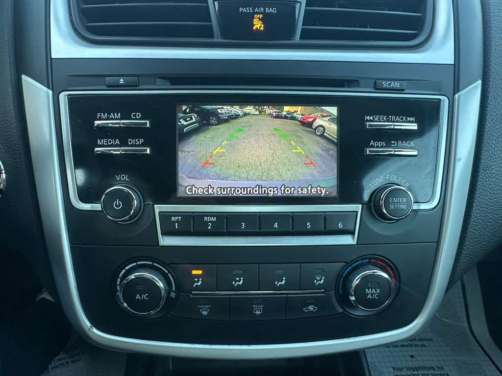 2016 Nissan Altima Image 16