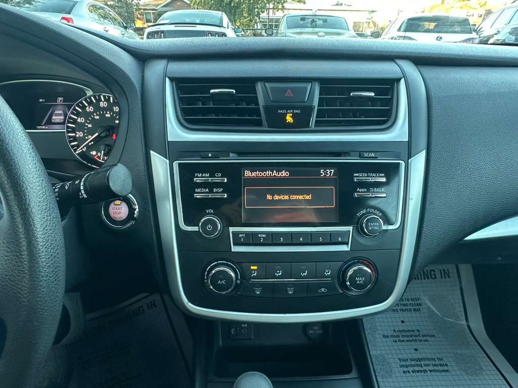 2016 Nissan Altima Image 17