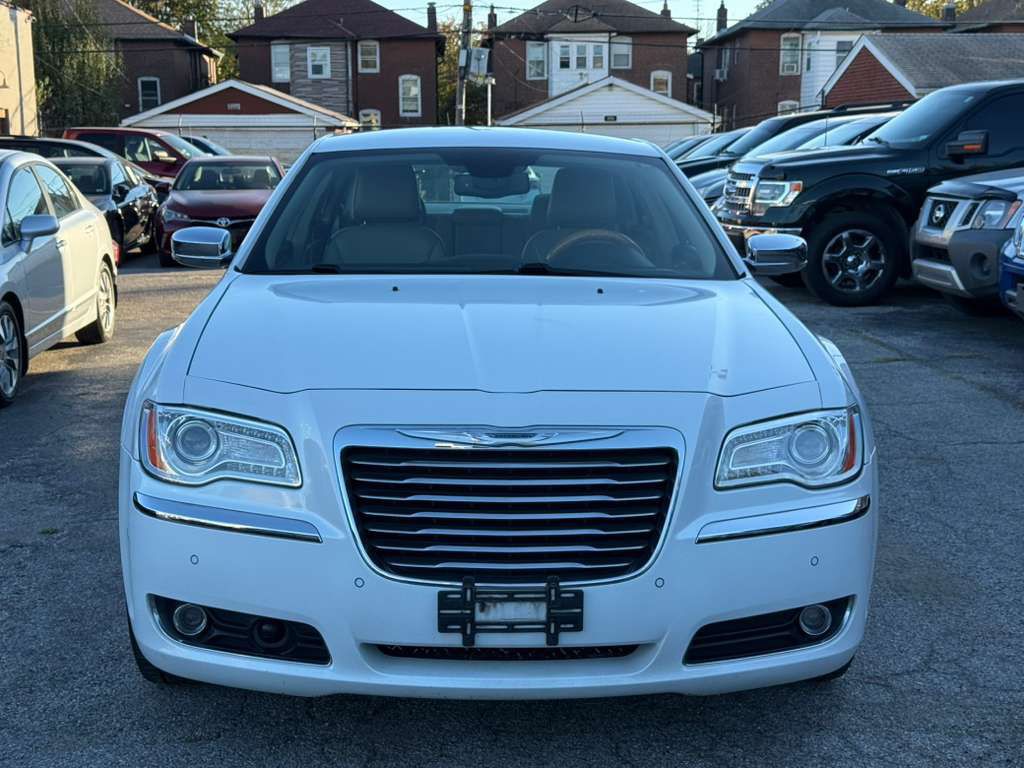 2012 Chrysler 300 Image 2