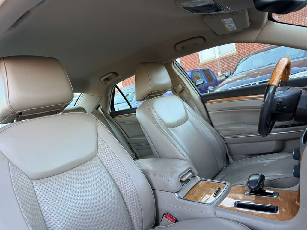 2012 Chrysler 300 Image 20