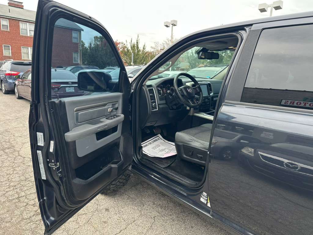 2015 RAM 1500 Image 9