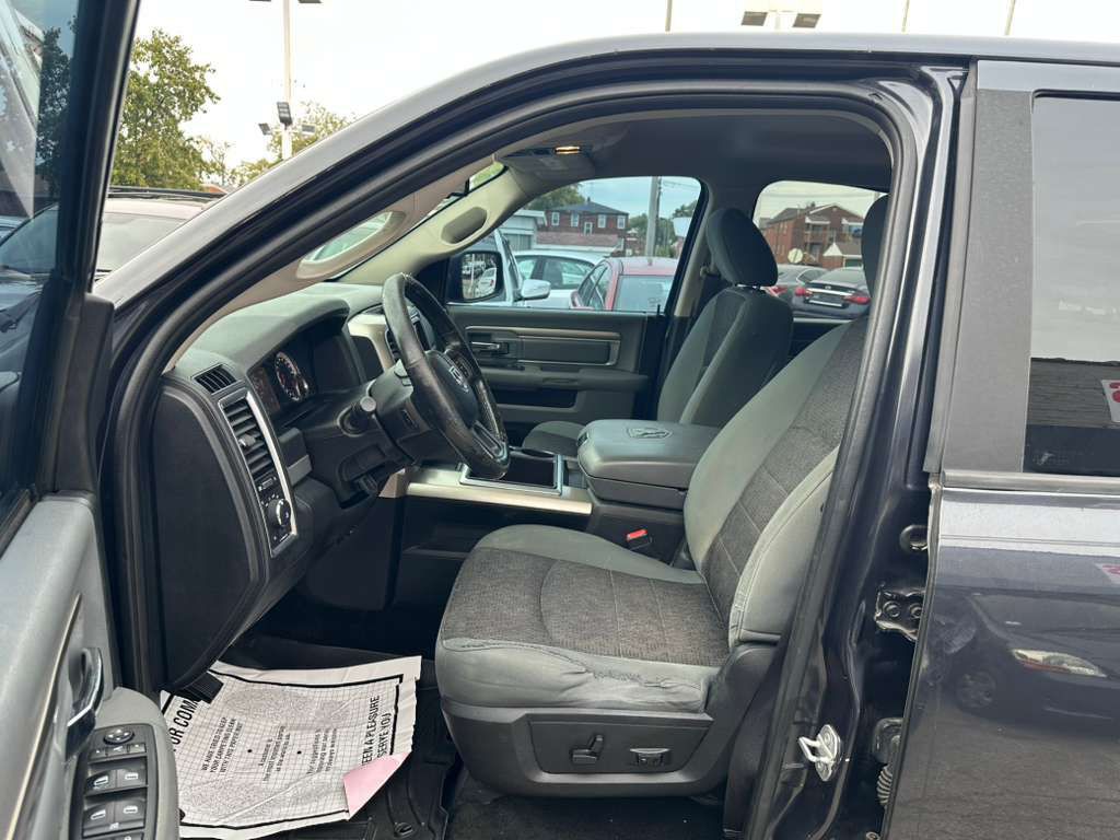 2015 RAM 1500 Image 10