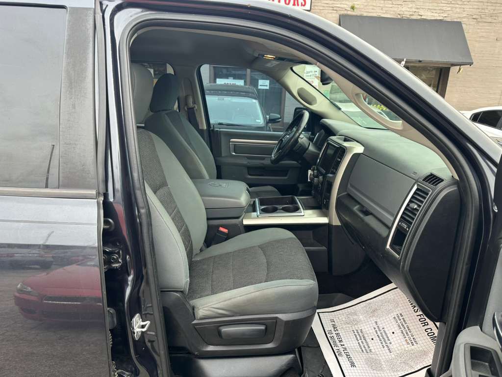 2015 RAM 1500 Image 12