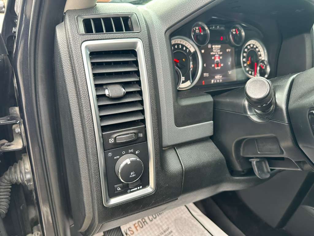 2015 RAM 1500 Image 18