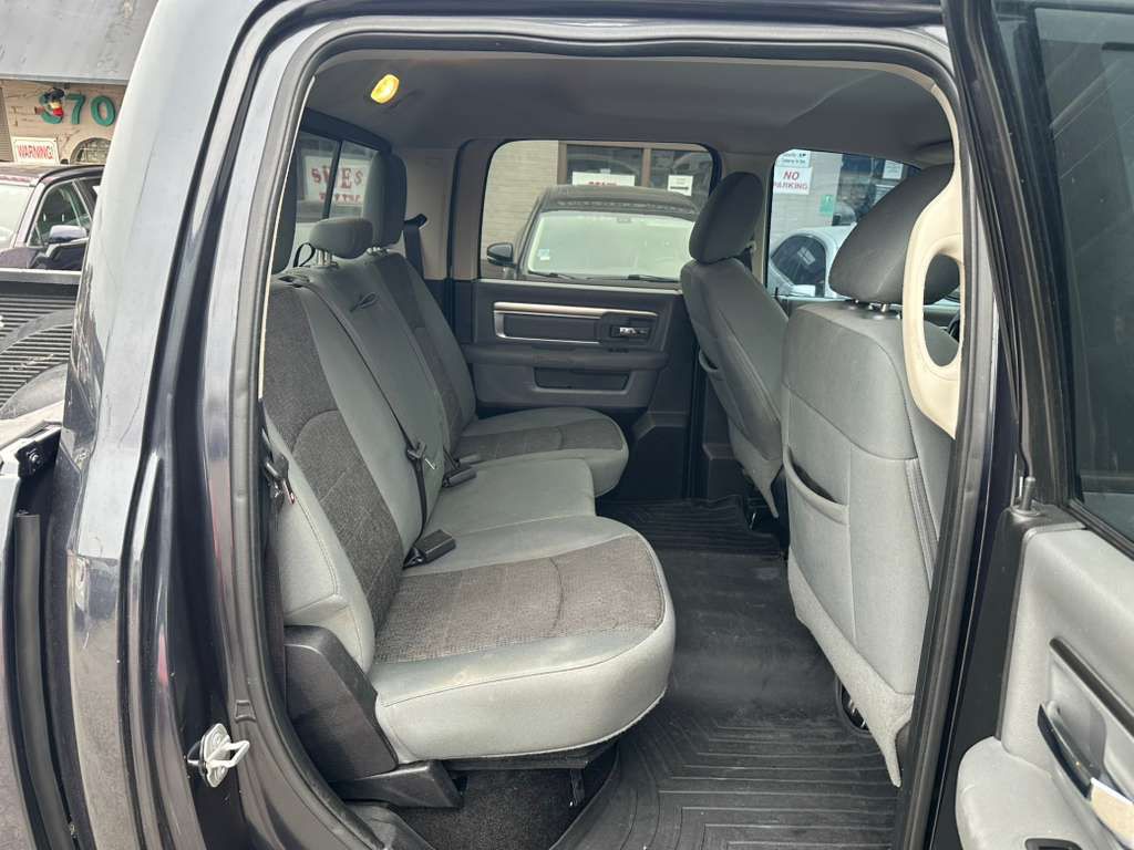 2015 RAM 1500 Image 21