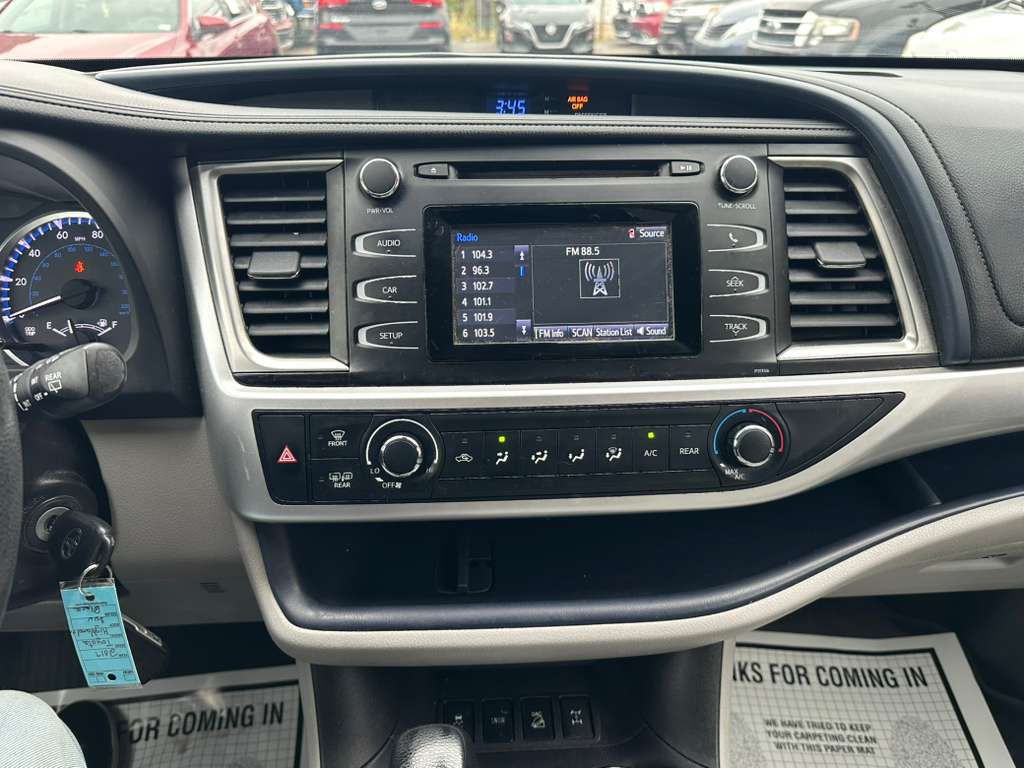 2017 Toyota Highlander Image 15