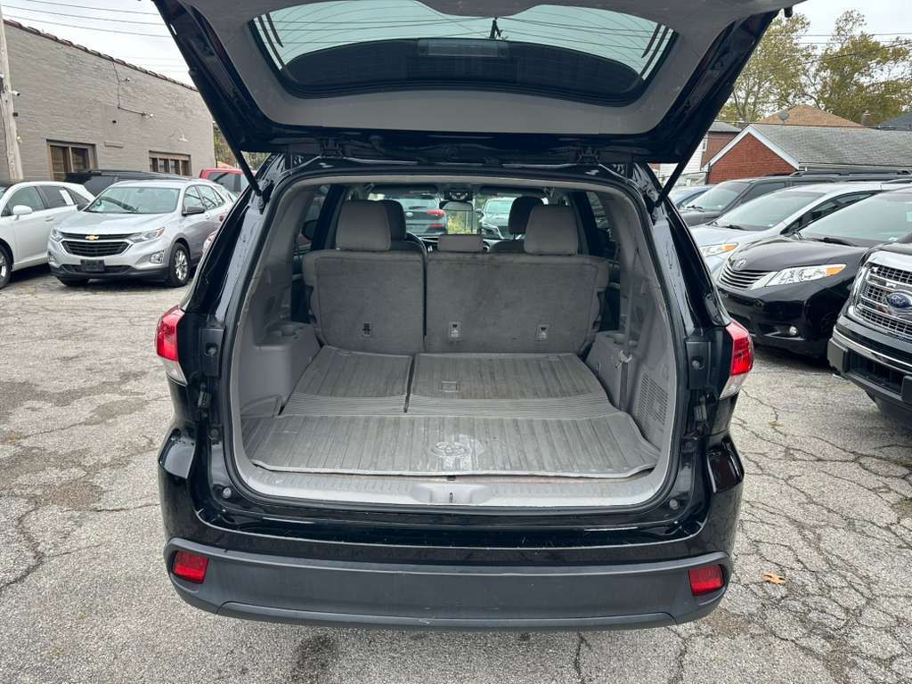2017 Toyota Highlander Image 24