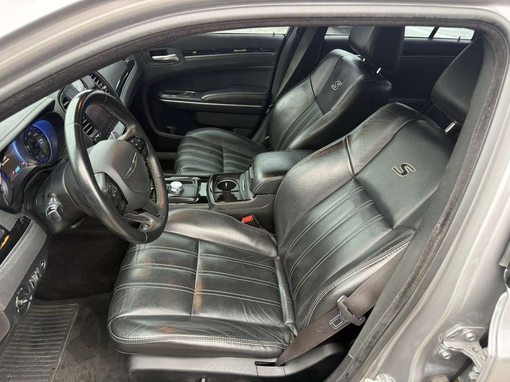 2018 Chrysler 300 Image 11