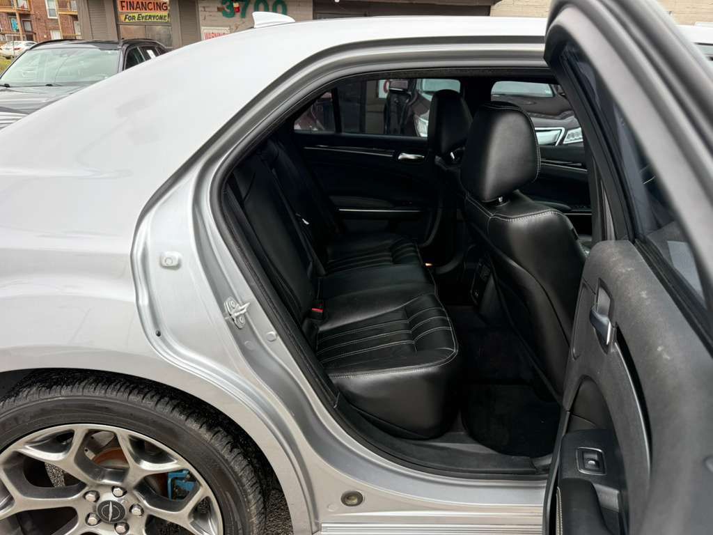 2018 Chrysler 300 Image 20