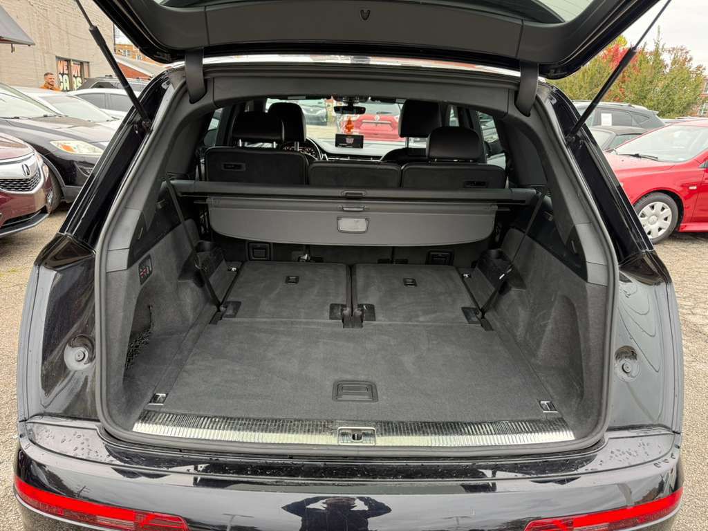 2017 Audi Q7 Image 9