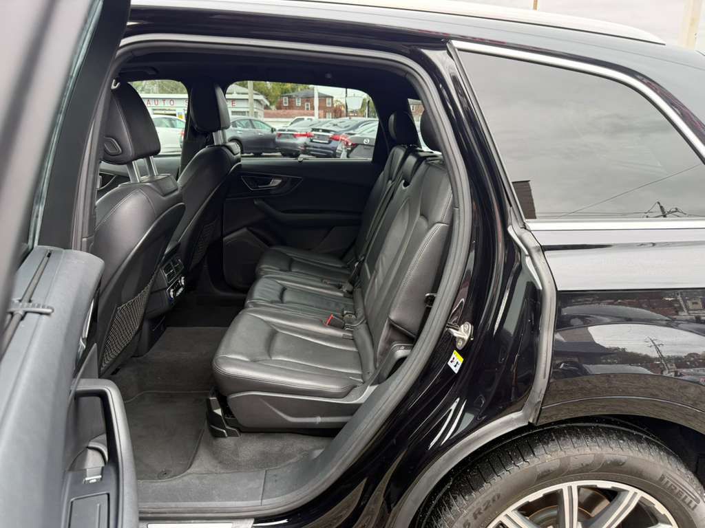 2017 Audi Q7 Image 21