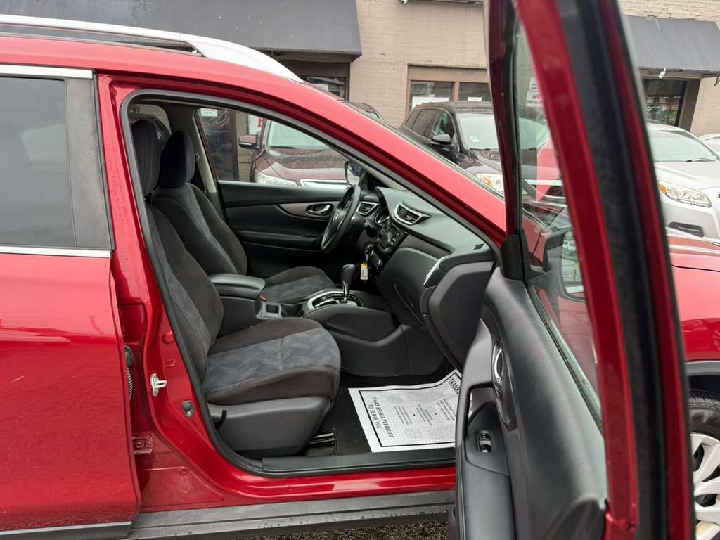 2016 Nissan Rogue Image 16