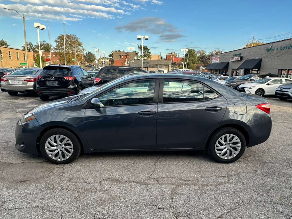 2017 Toyota Corolla Image 5