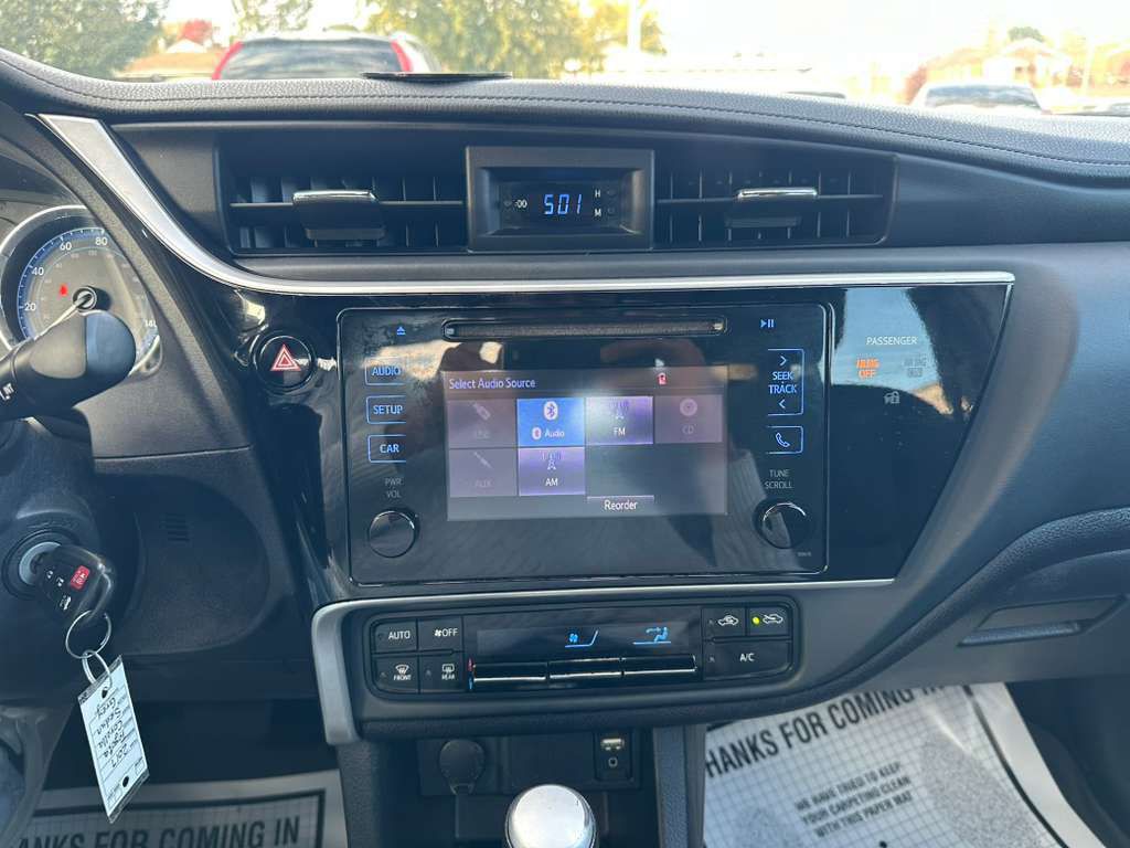 2017 Toyota Corolla Image 17