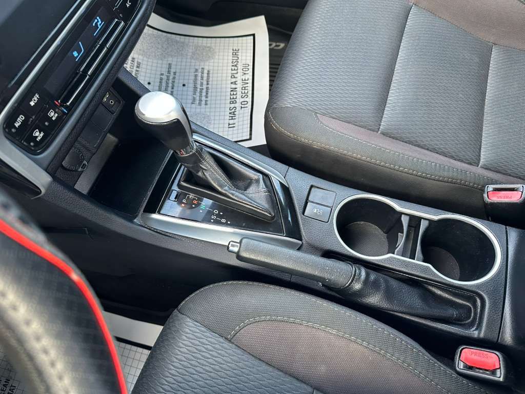 2017 Toyota Corolla Image 18