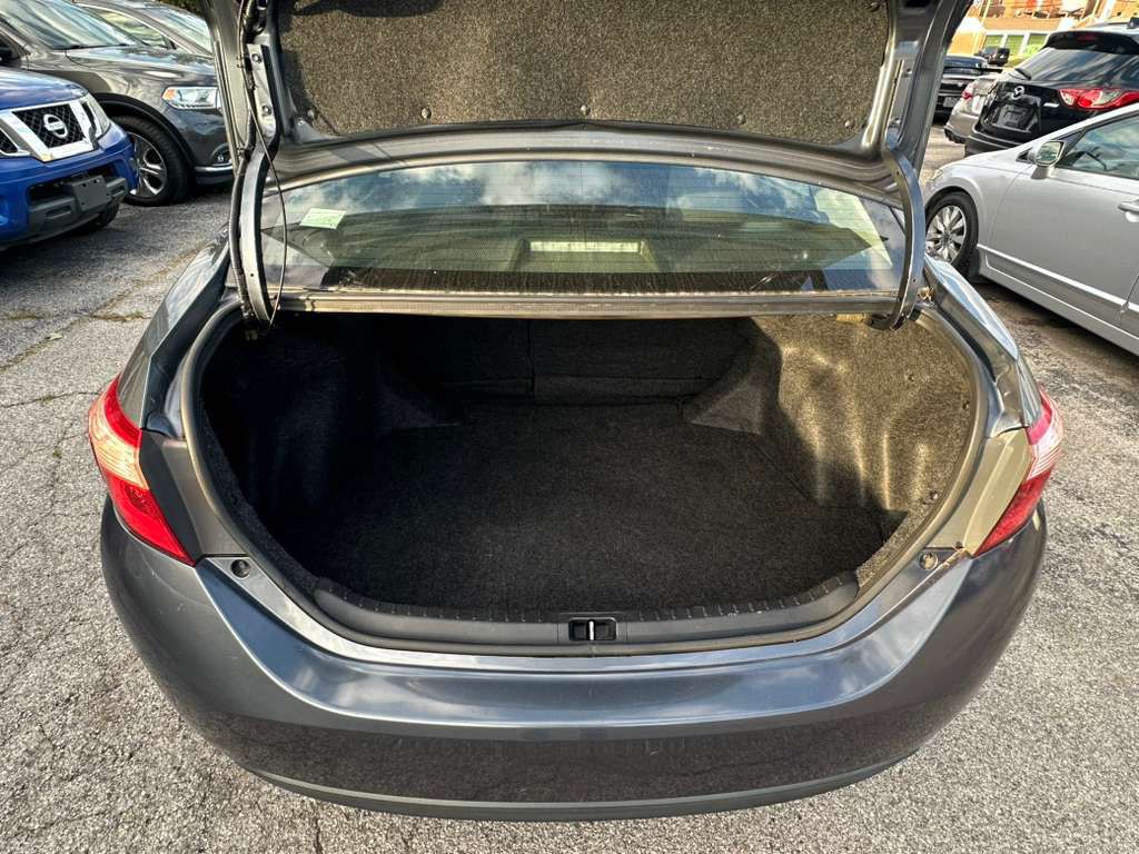 2017 Toyota Corolla Image 21