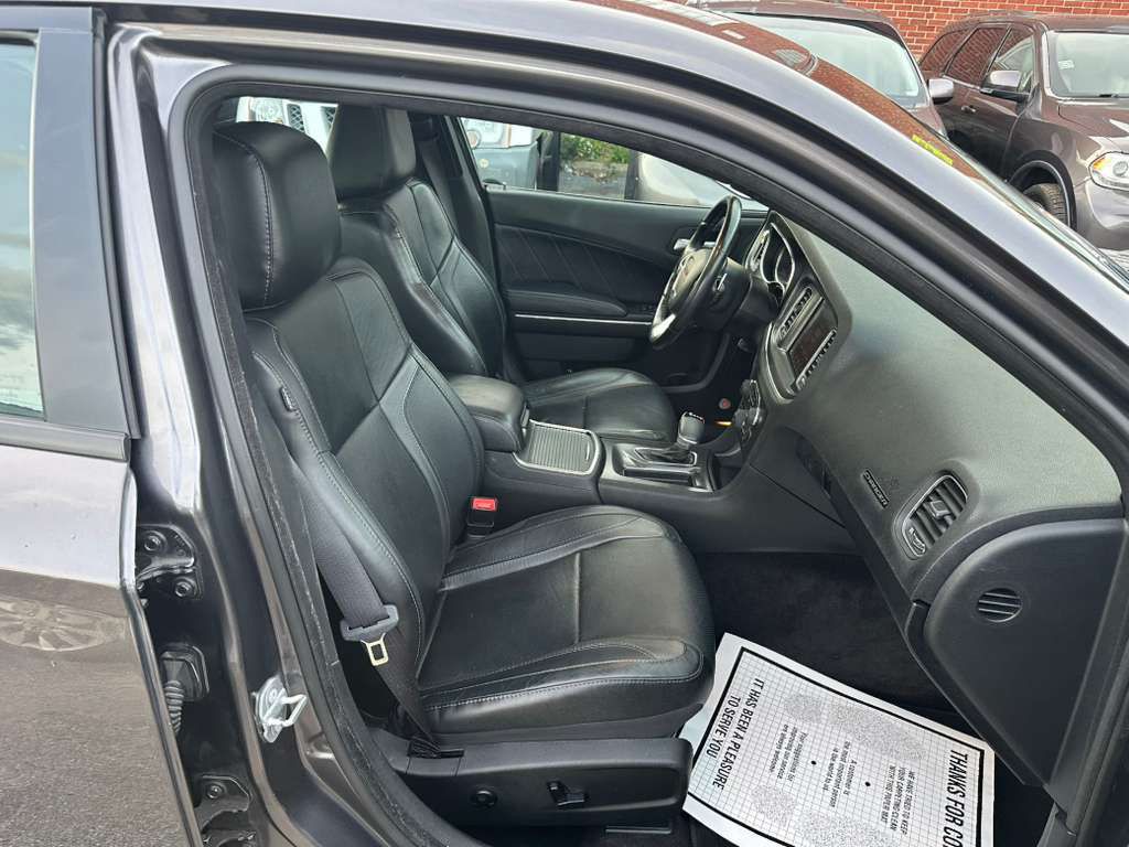 2016 Dodge Charger Image 12