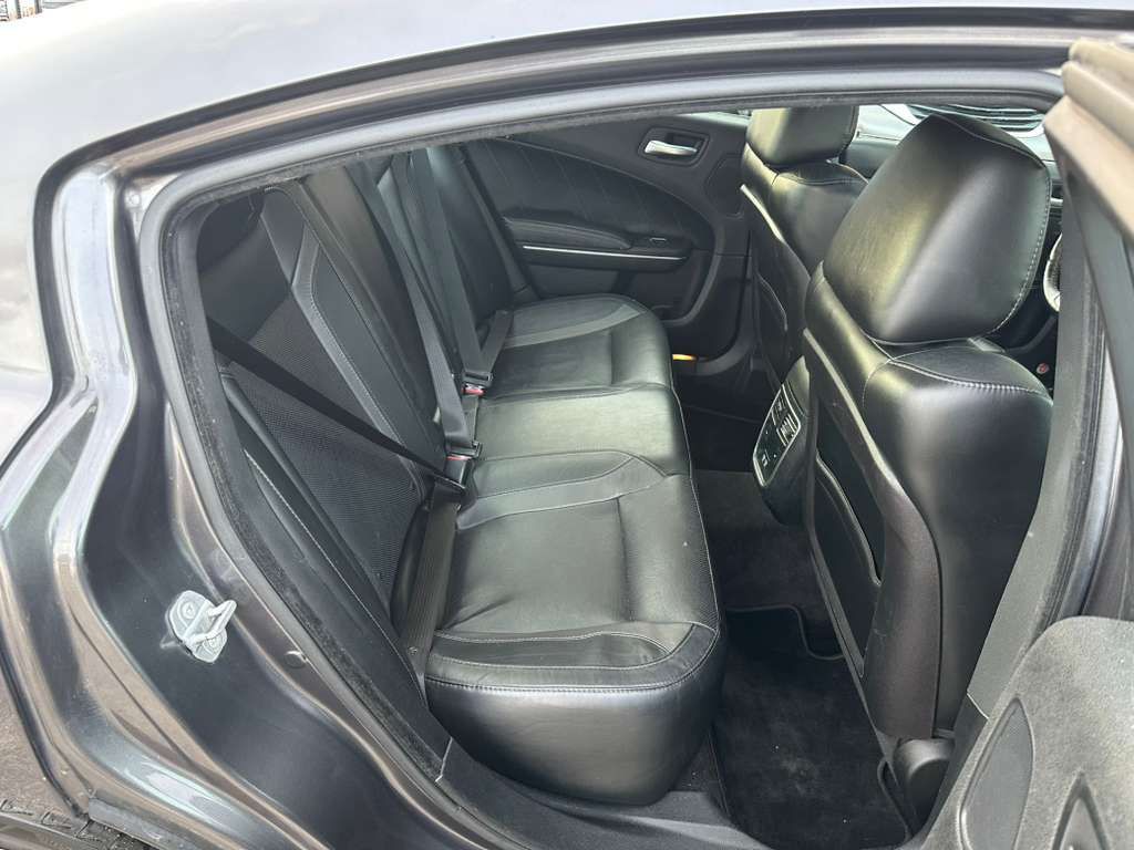 2016 Dodge Charger Image 19