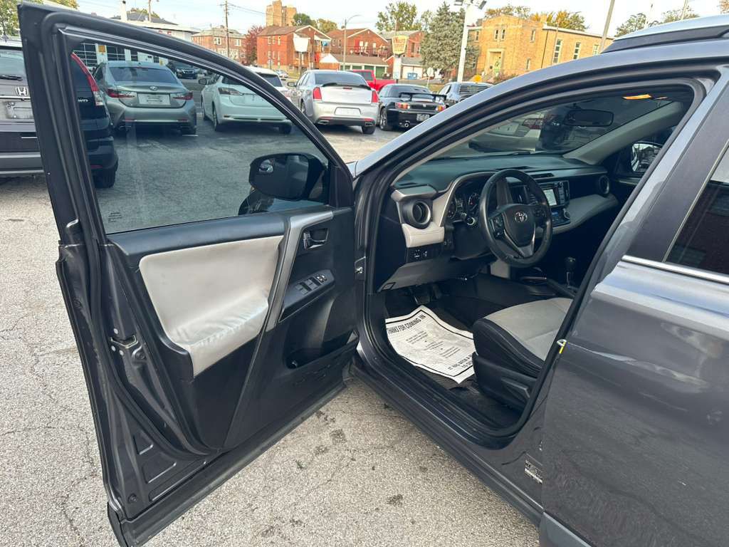 2016 Toyota Rav4 Image 9