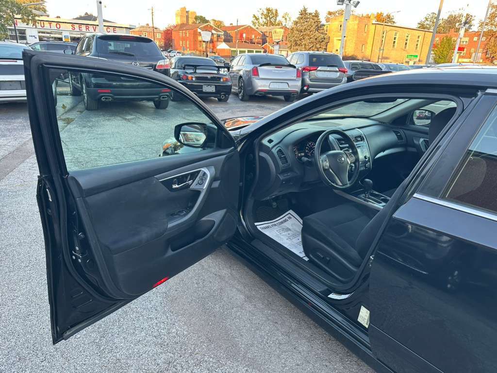 2014 Nissan Altima Image 9