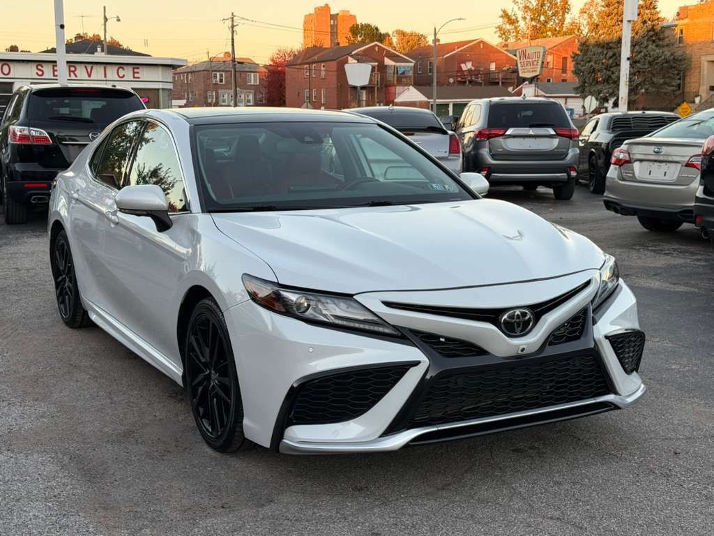 2021 Toyota Camry Image 3