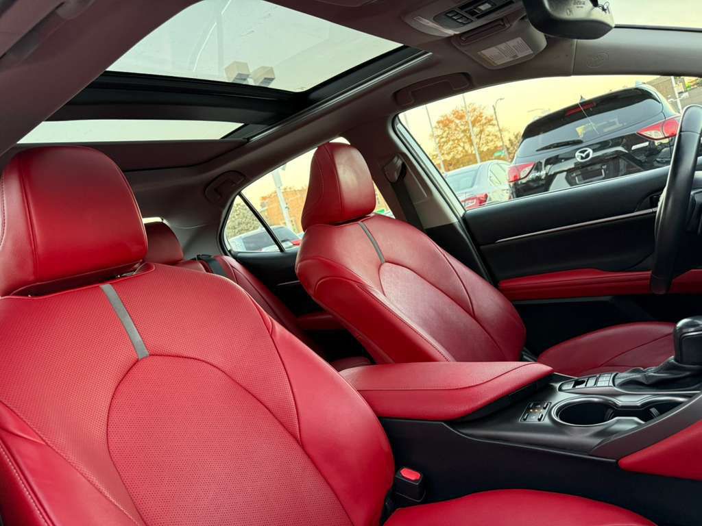 2021 Toyota Camry Image 21