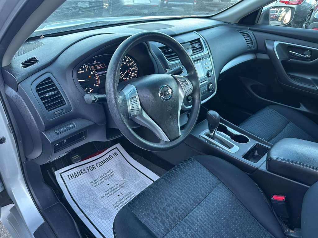 2016 Nissan Altima Image 10