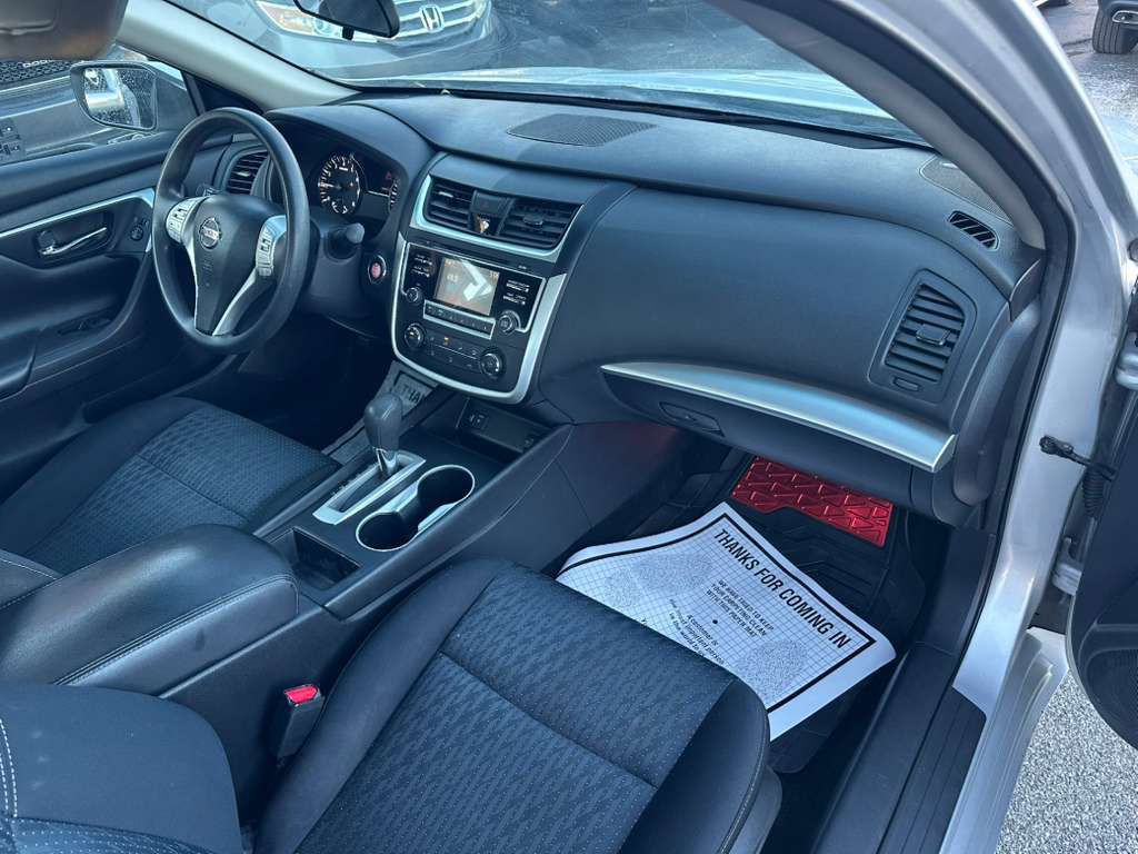 2016 Nissan Altima Image 12