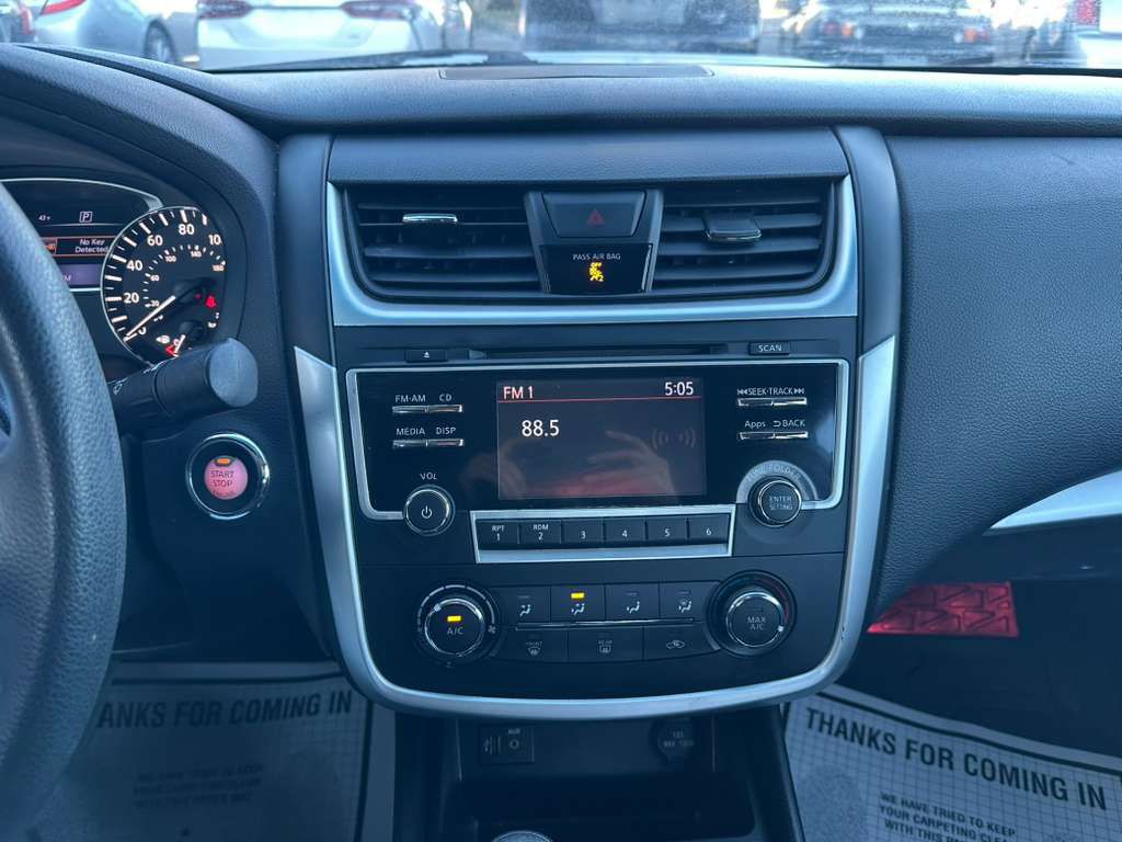 2016 Nissan Altima Image 15
