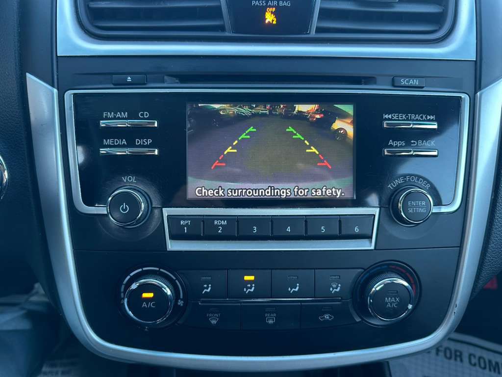 2016 Nissan Altima Image 16