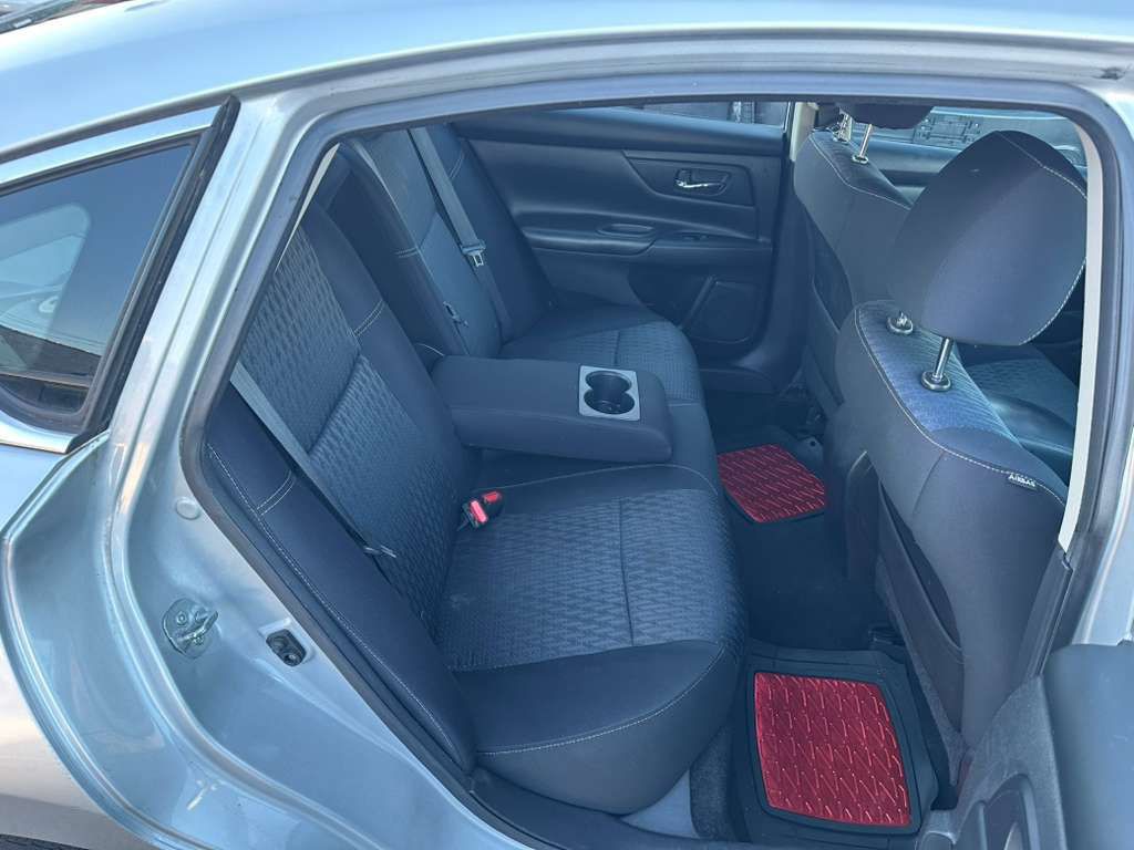 2016 Nissan Altima Image 17