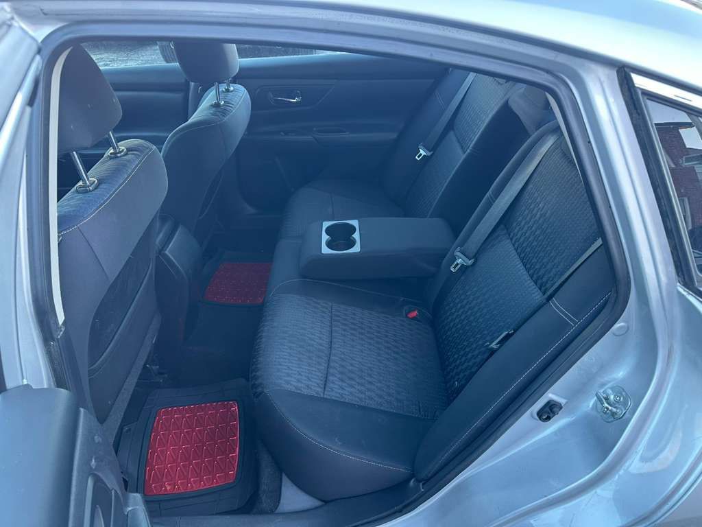2016 Nissan Altima Image 18