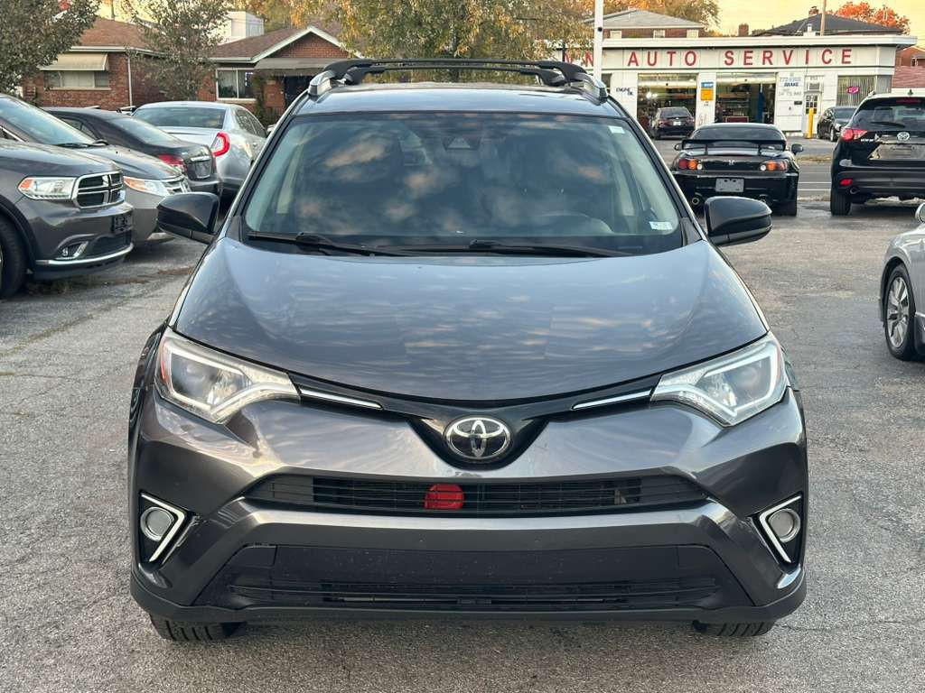 2018 Toyota Rav4 Image 2