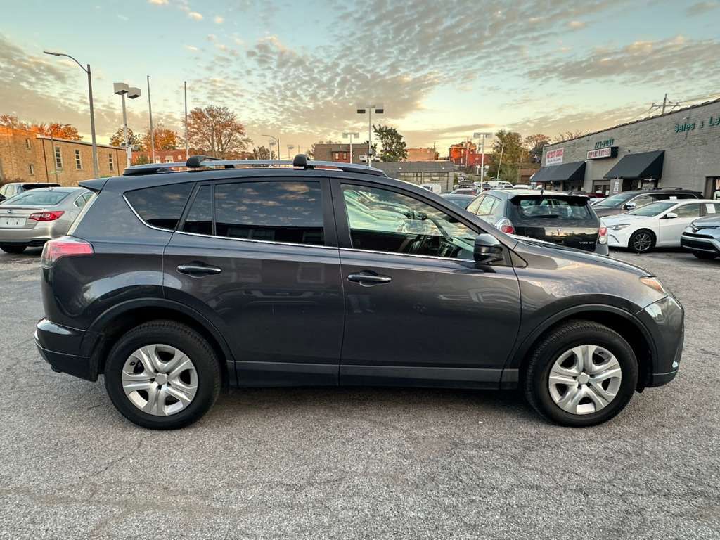 2018 Toyota Rav4 Image 4