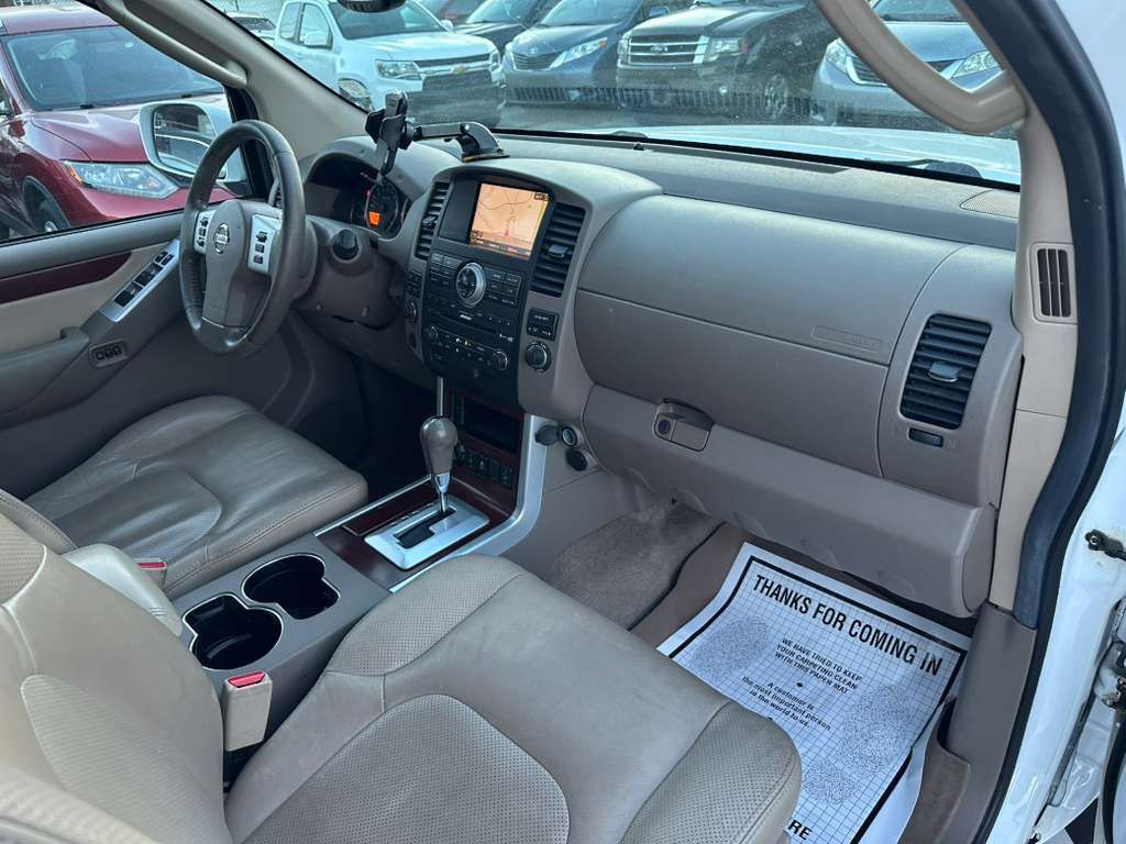 2012 Nissan Pathfinder Image 13