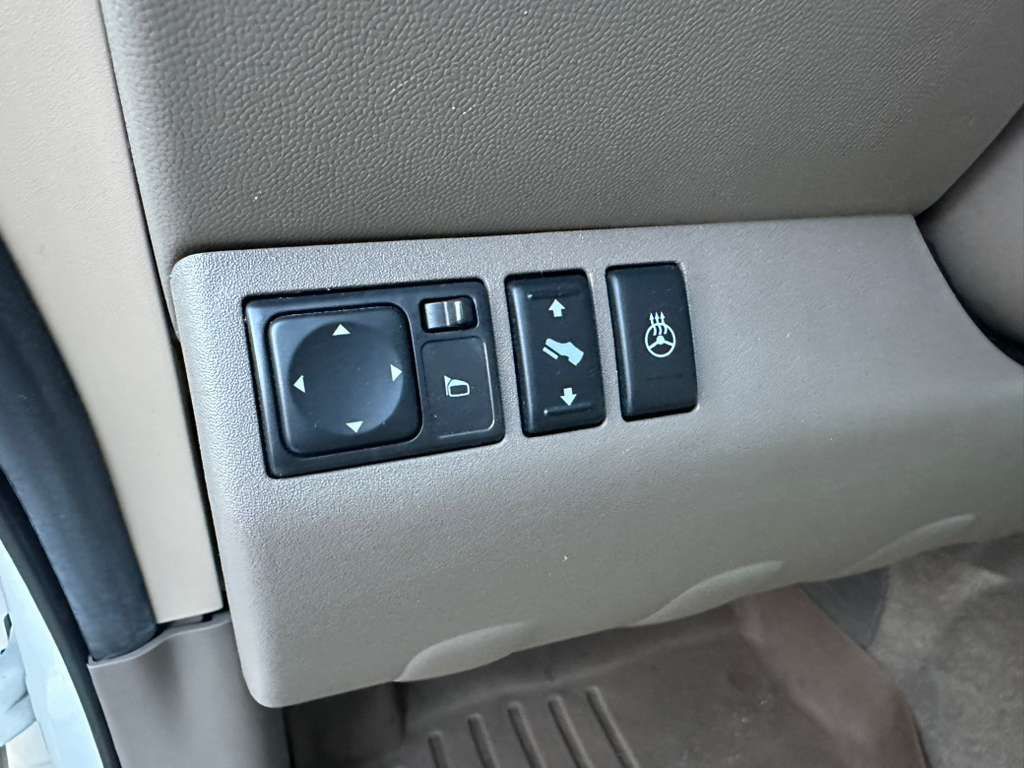 2012 Nissan Pathfinder Image 16