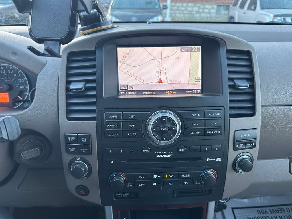 2012 Nissan Pathfinder Image 19