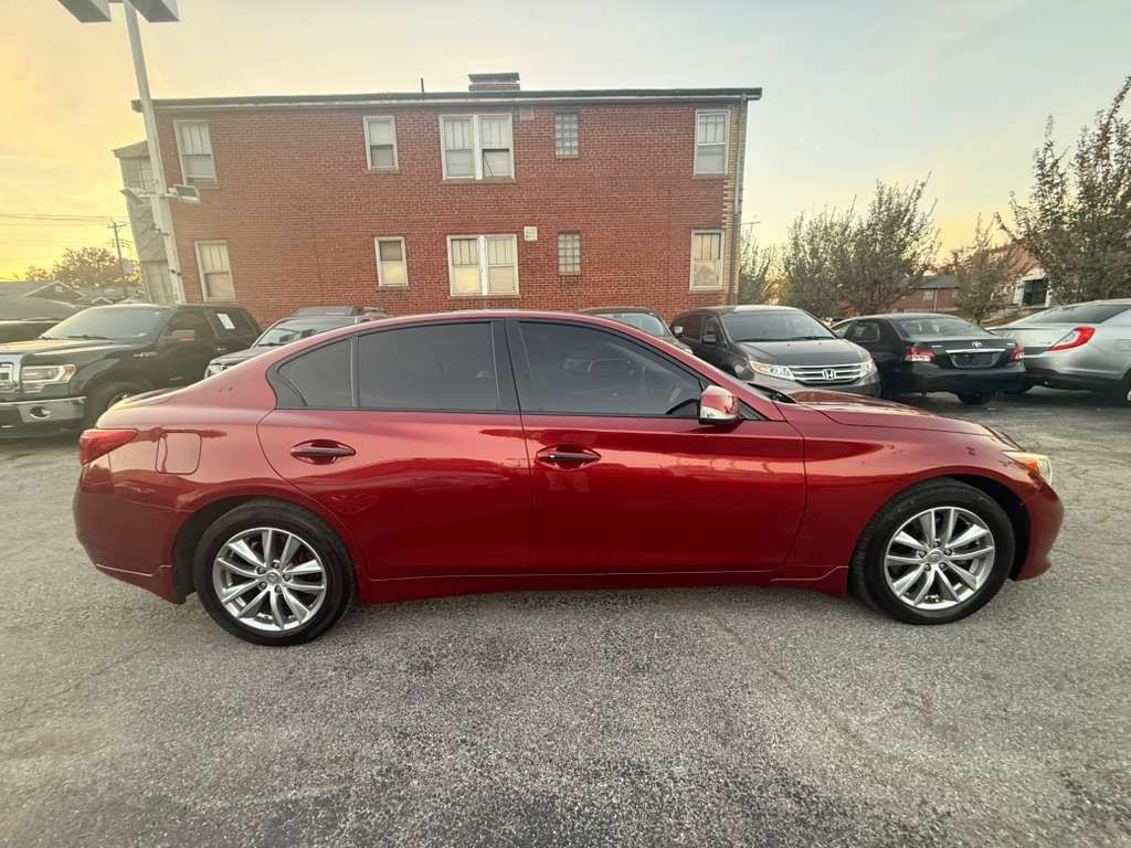 2015 INFINITI Q50 Image 4