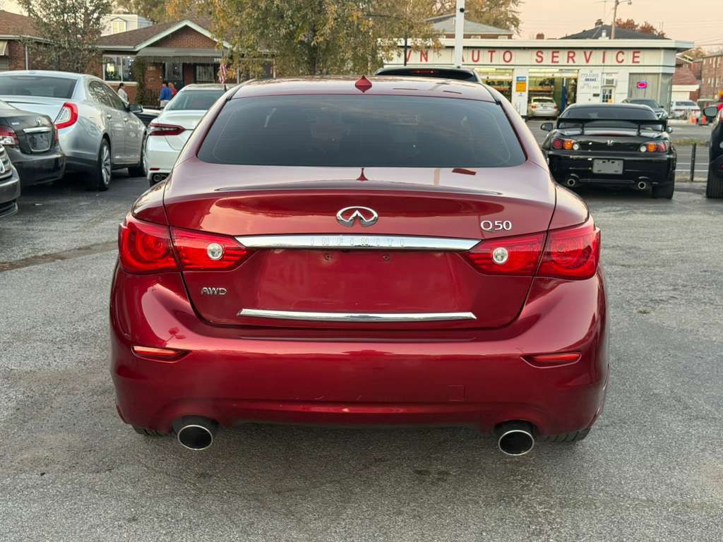 2015 INFINITI Q50 Image 8