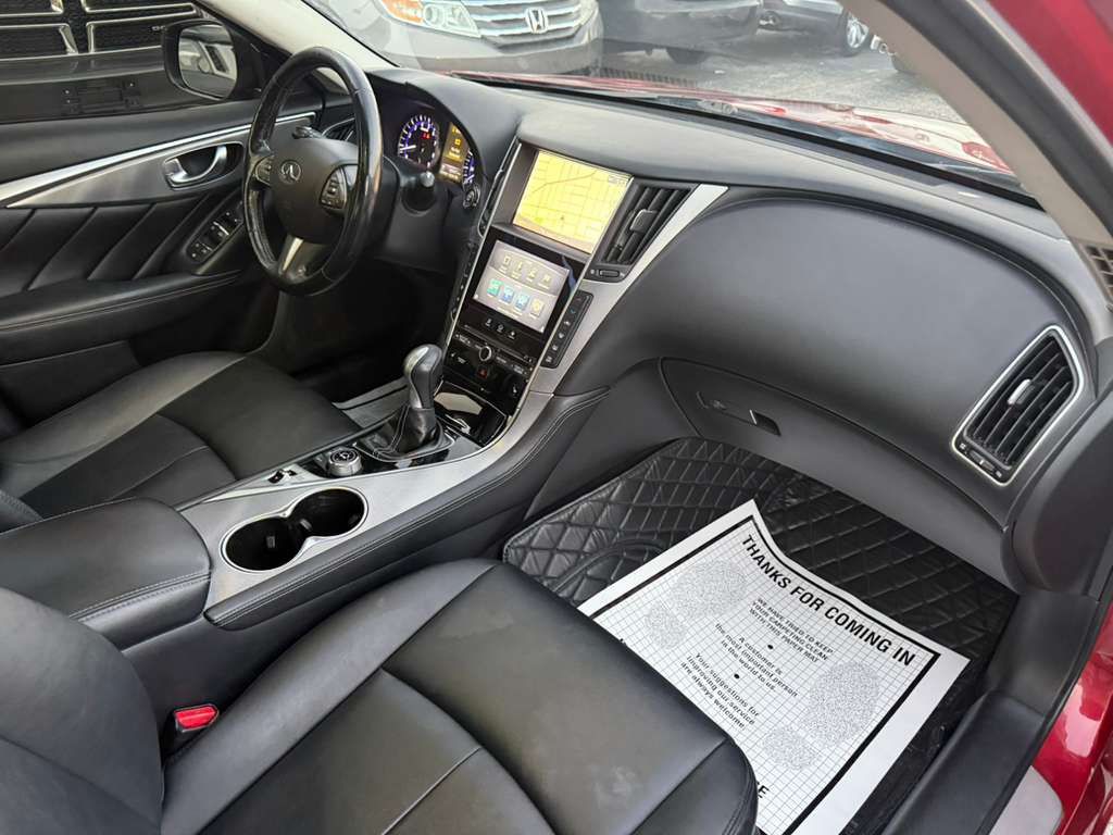 2015 INFINITI Q50 Image 14