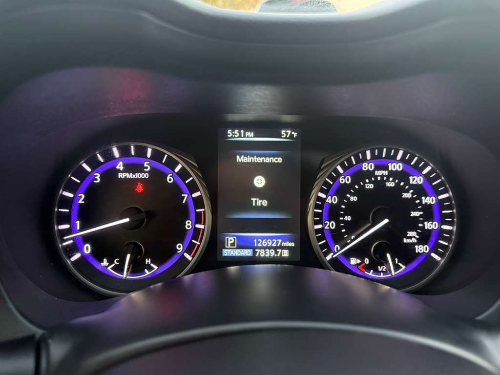 2015 INFINITI Q50 Image 17