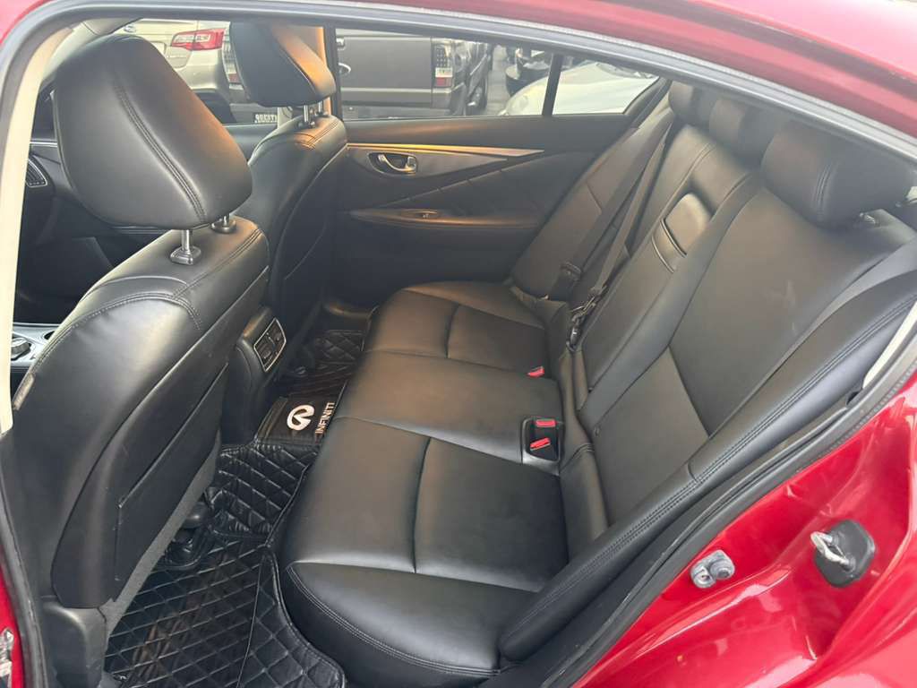 2015 INFINITI Q50 Image 21