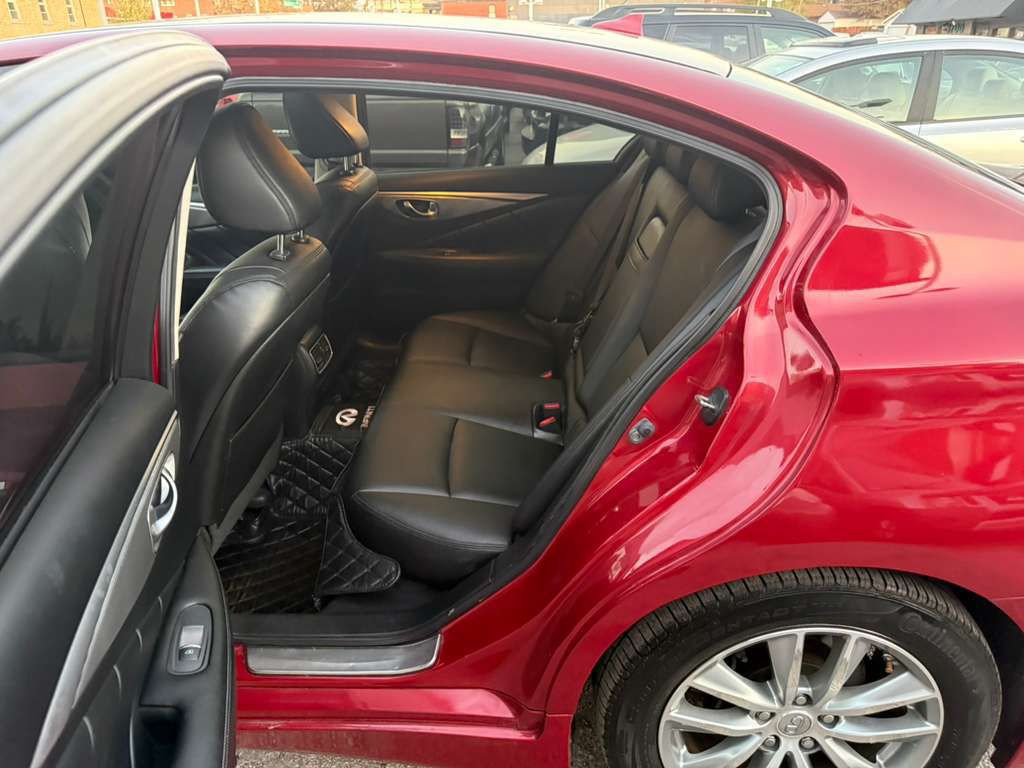 2015 INFINITI Q50 Image 22