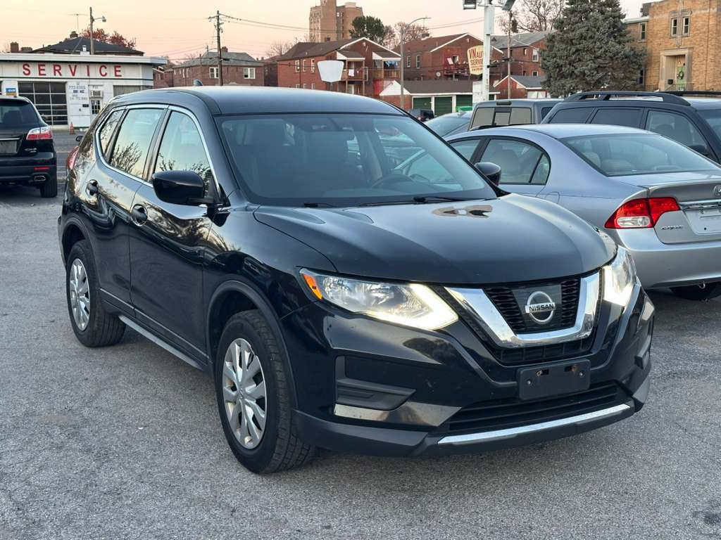 2017 Nissan Rogue Image 1