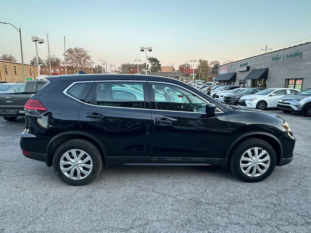 2017 Nissan Rogue Image 4