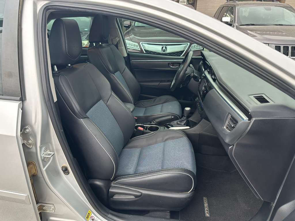 2016 Toyota Corolla Image 12