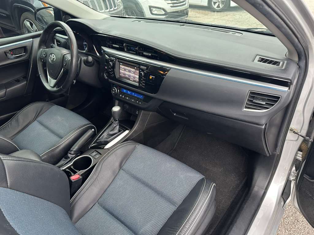 2016 Toyota Corolla Image 13